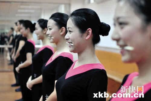 儀態(tài)萬千，服務(wù)盛會(huì)——空姐專業(yè)禮儀賦能大運(yùn)會(huì)服務(wù)